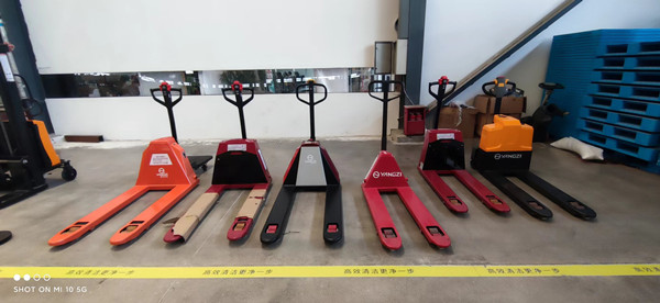 手動(dòng)液壓叉車出現(xiàn)異響的原因及維修方法