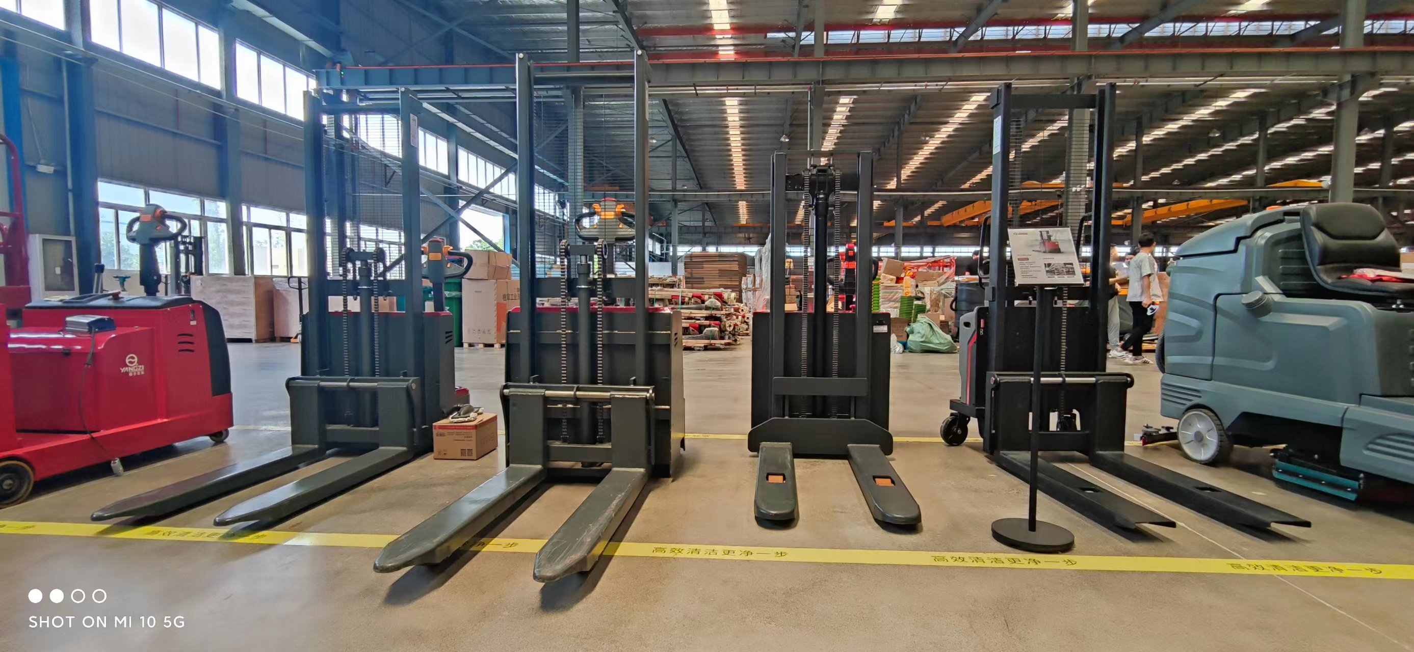 購買揚子電動堆垛機的要點是什么？